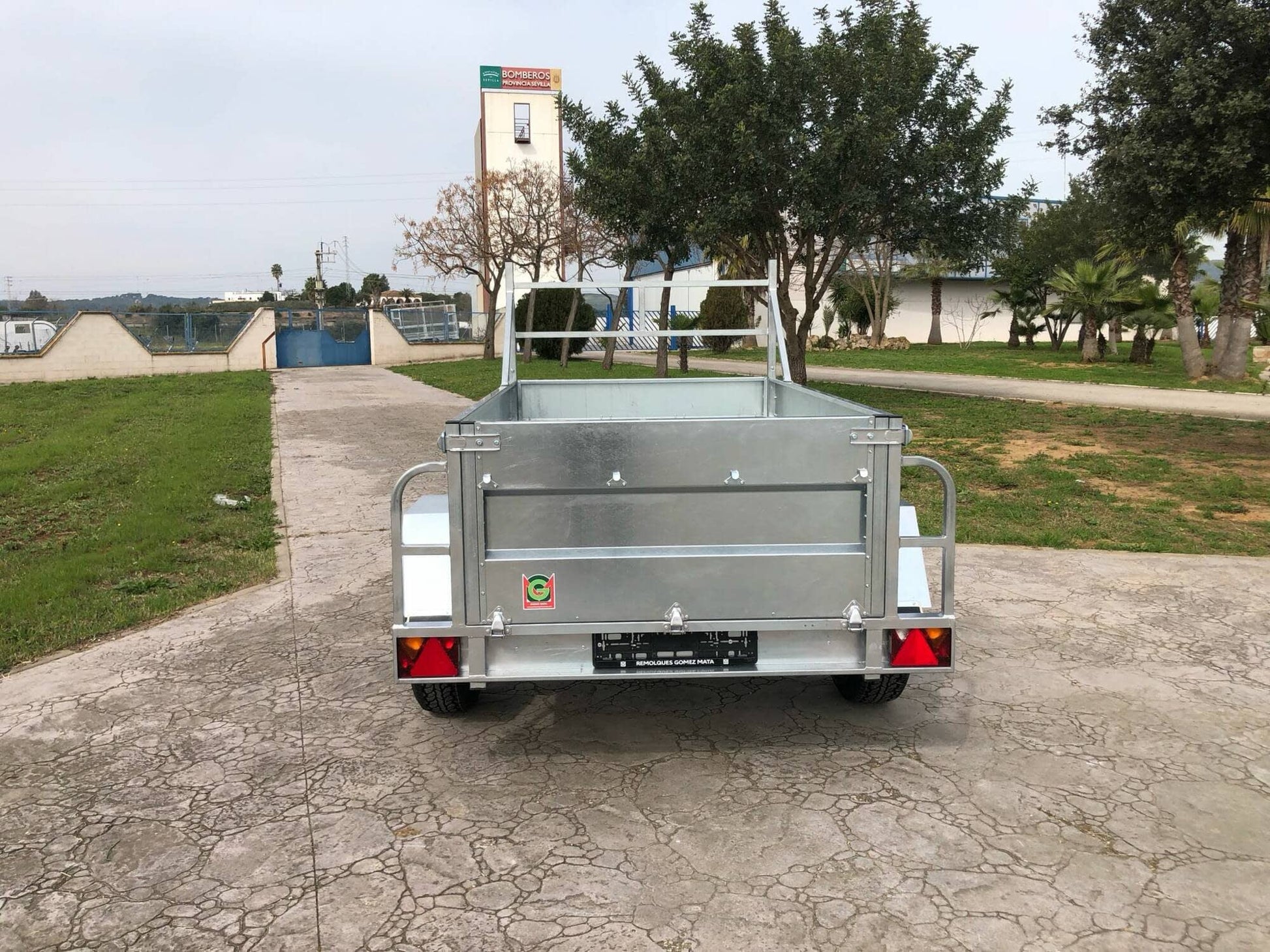 Remolque Basculante por Inercia Todo Terreno con freno