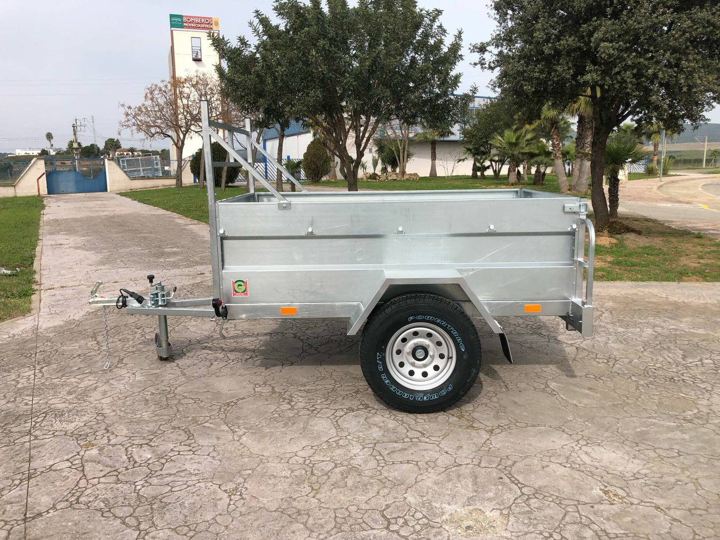 Remolque Basculante por Inercia Todo Terreno con freno