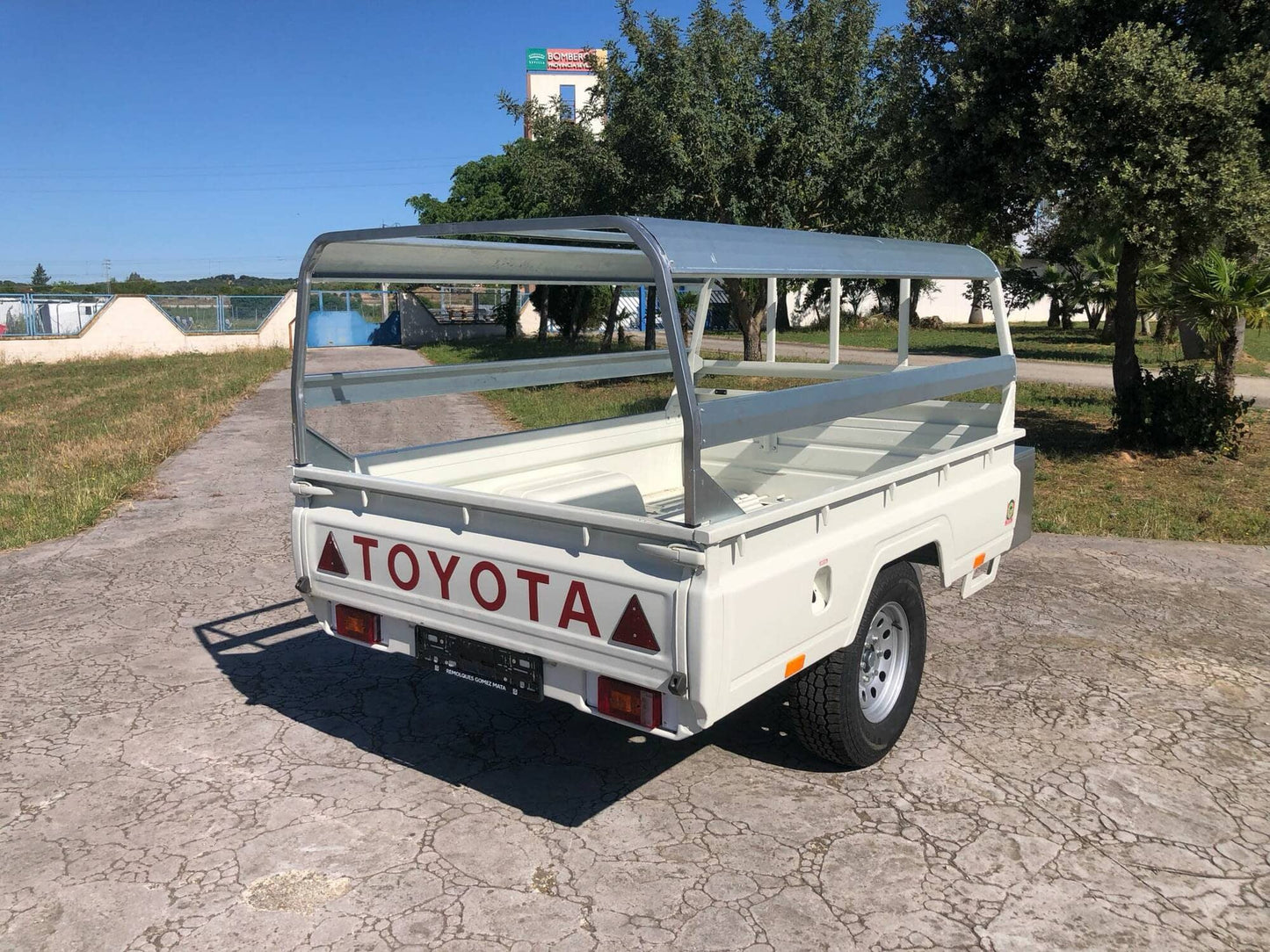 Remolque todo terreno toyota hilux sin freno