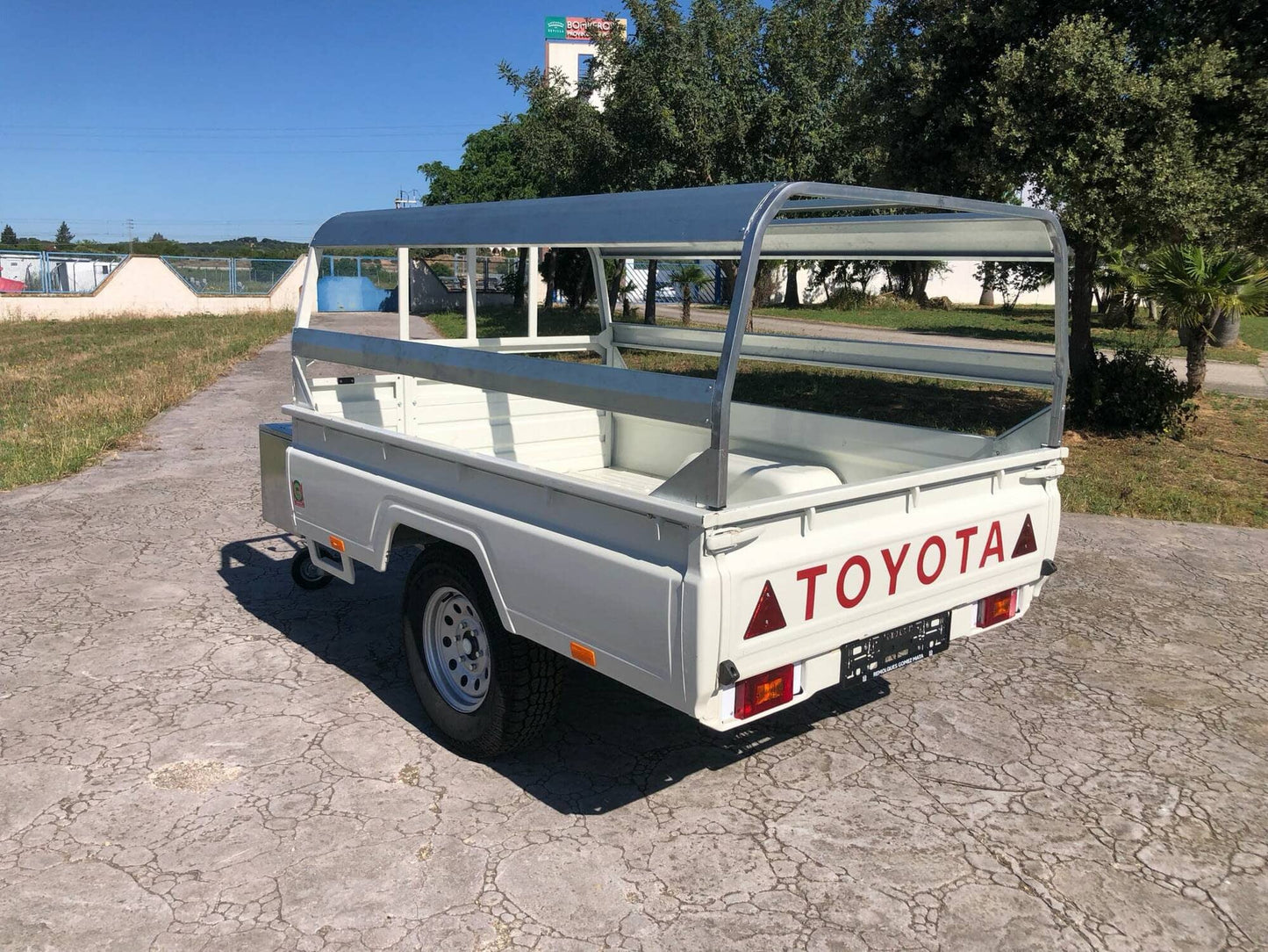 Remolque todo terreno toyota hilux sin freno