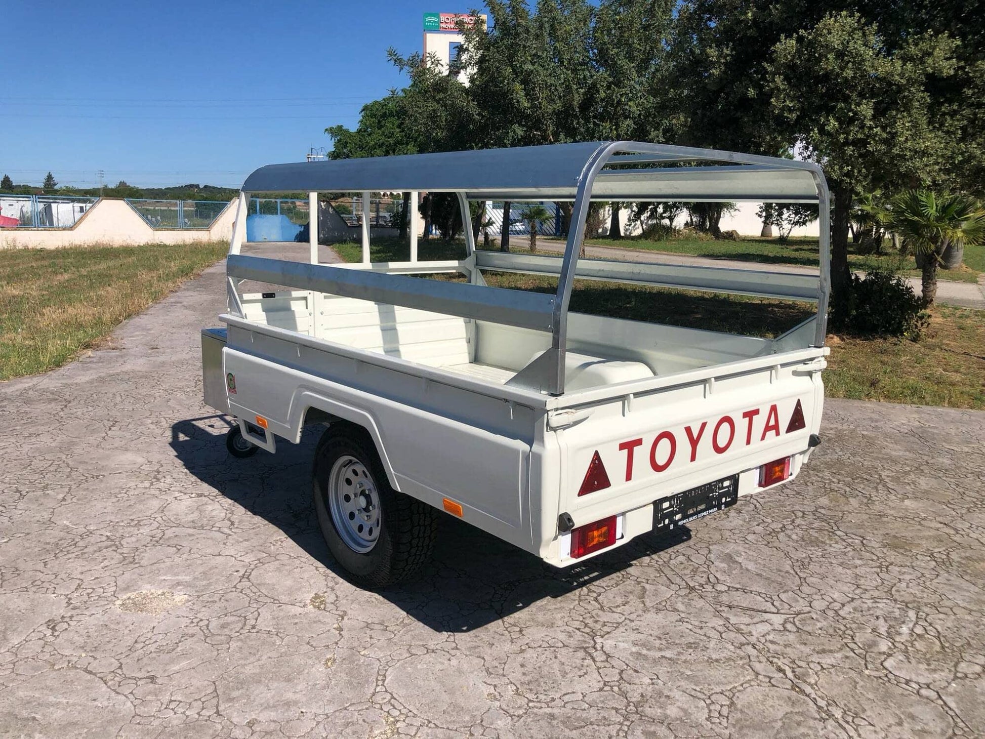 Remolque todo terreno toyota hilux sin freno