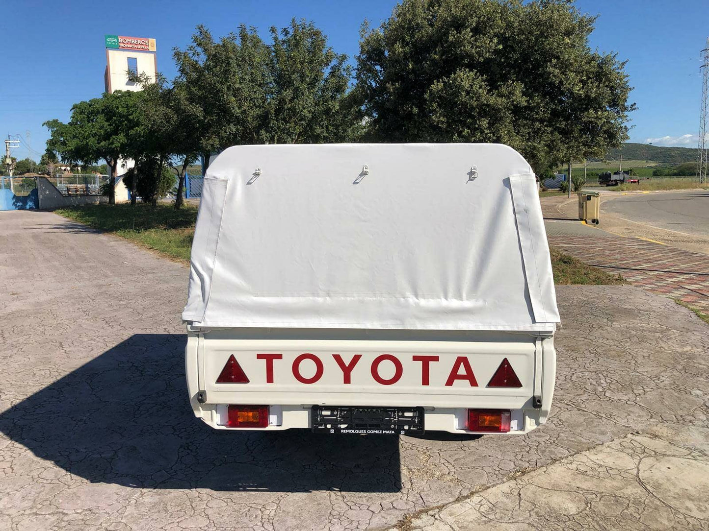 Remolque todo terreno toyota hilux sin freno