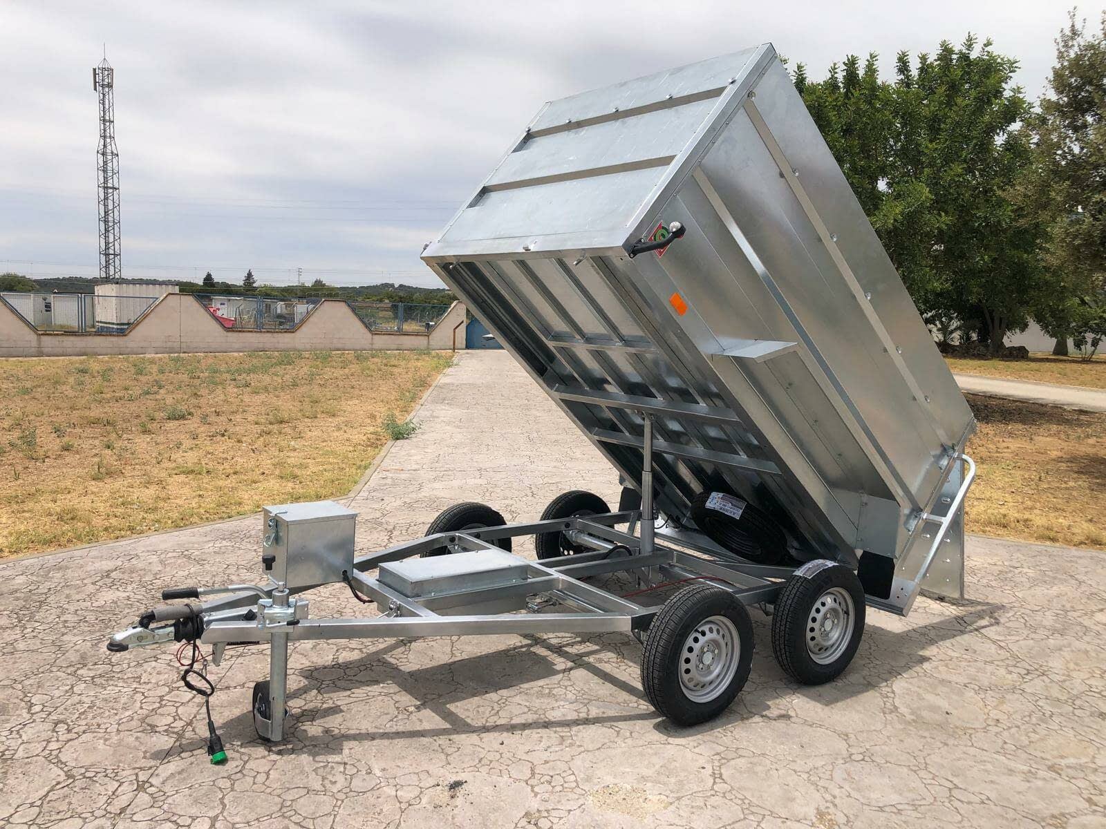 Remolque Basculante Eléctrico Hidráulico 2 Ejes