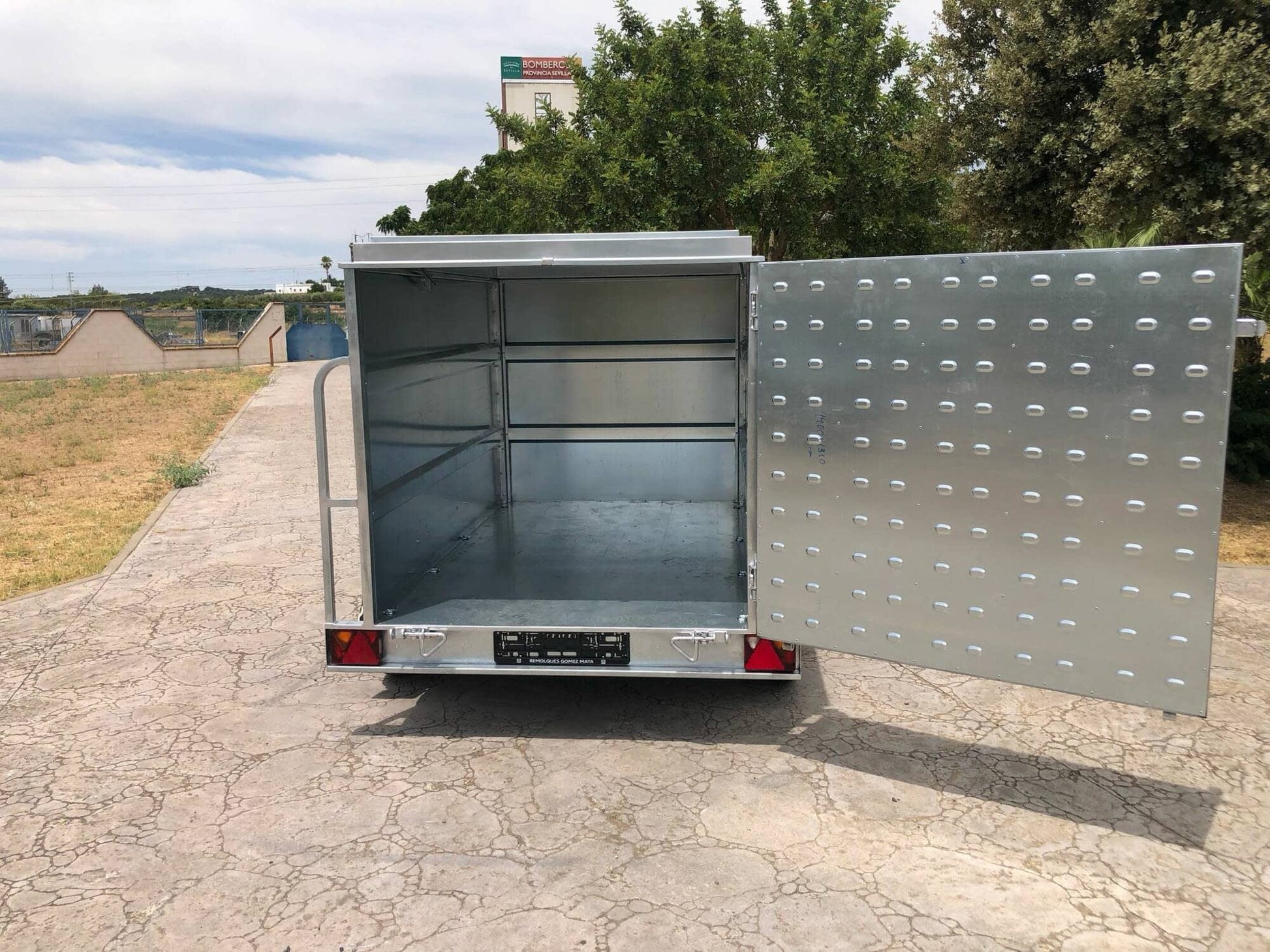 Remolque Caja Cerrada