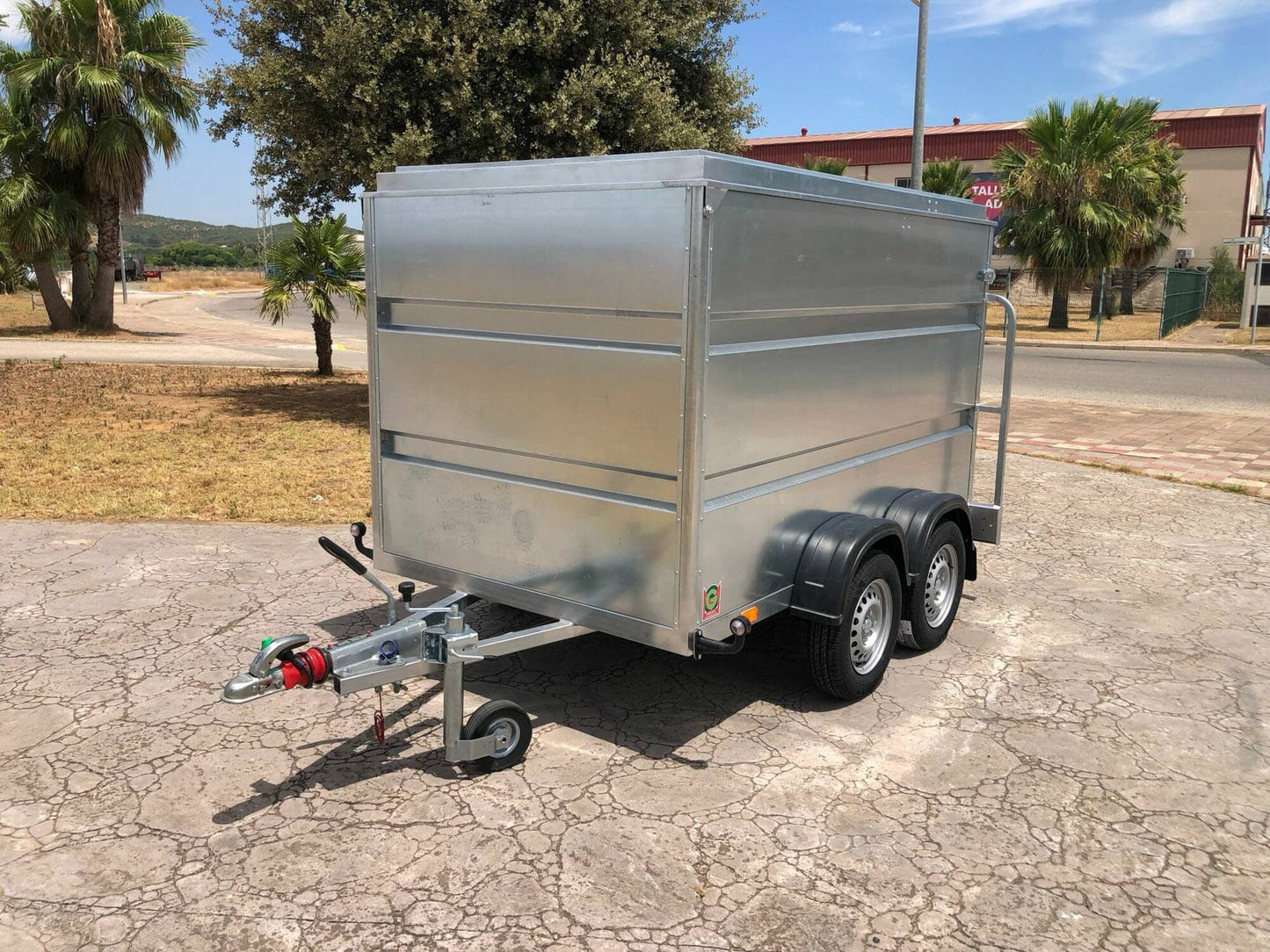 Remolque Caja Cerrada