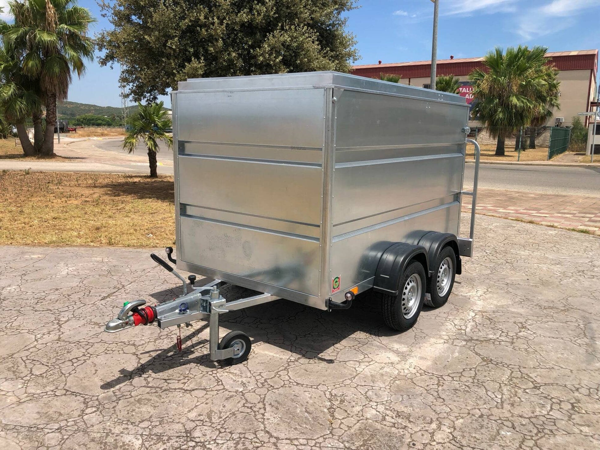 Remolque Caja Cerrada