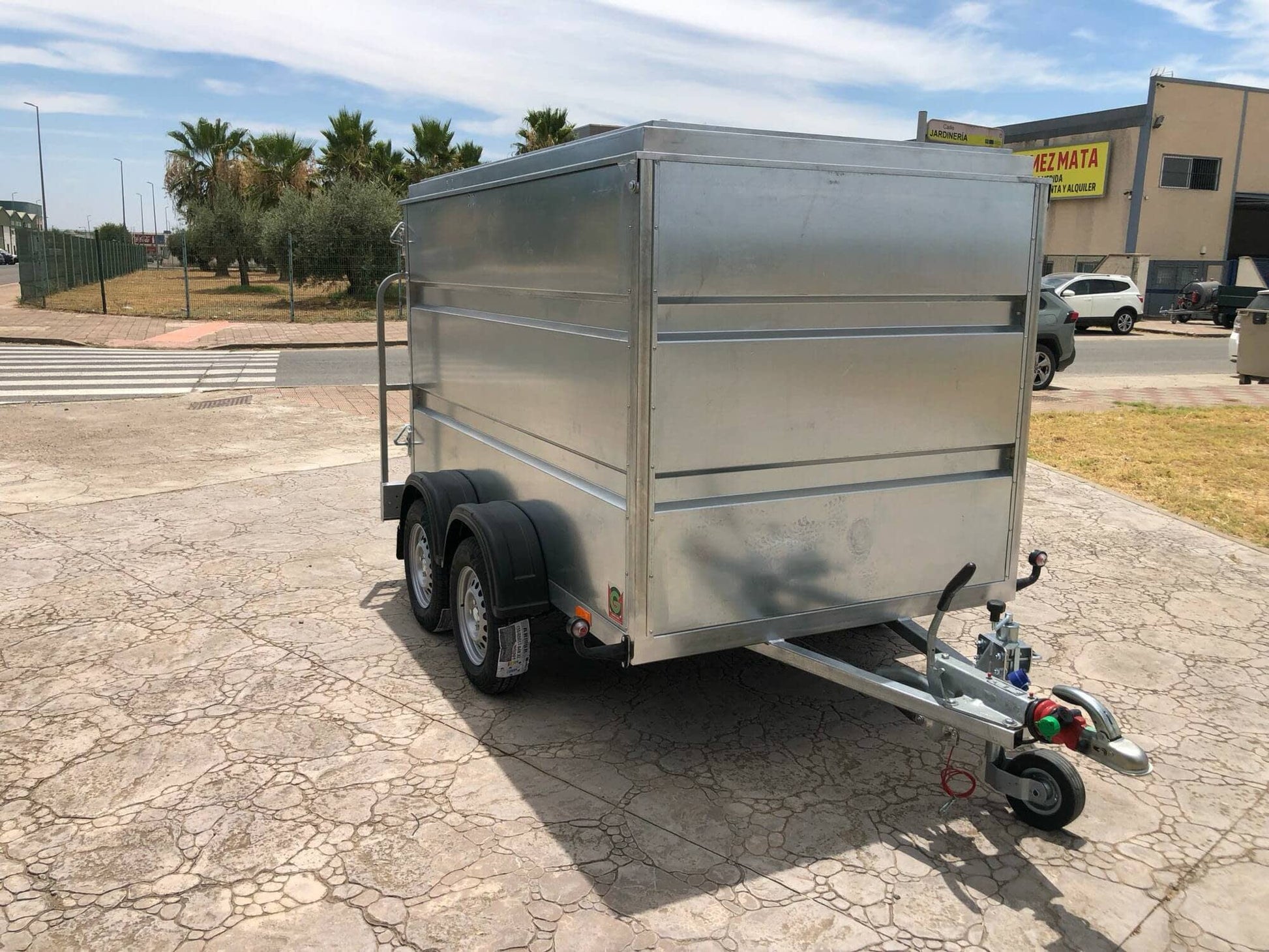 Remolque Caja Cerrada