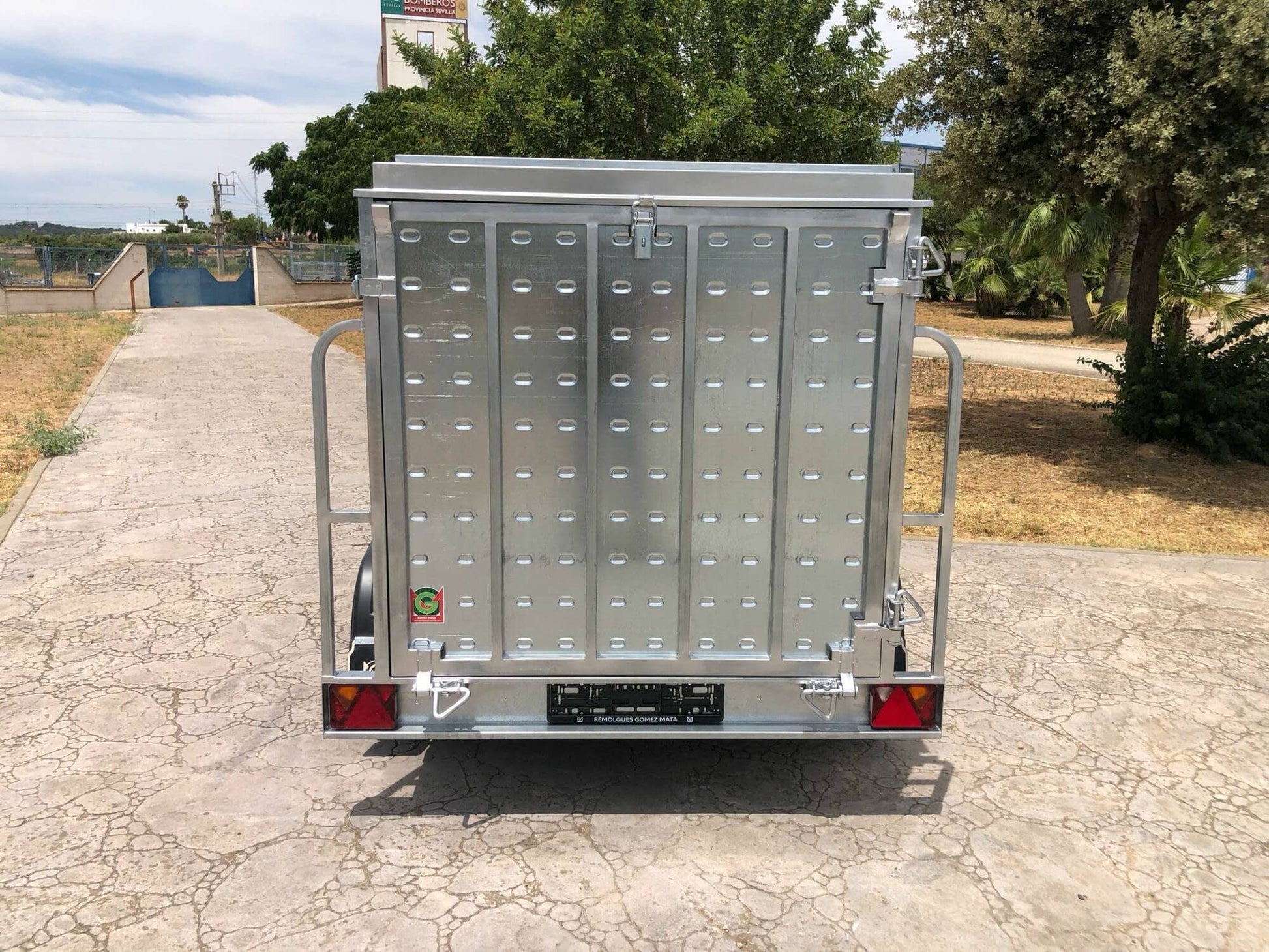 Remolque Caja Cerrada