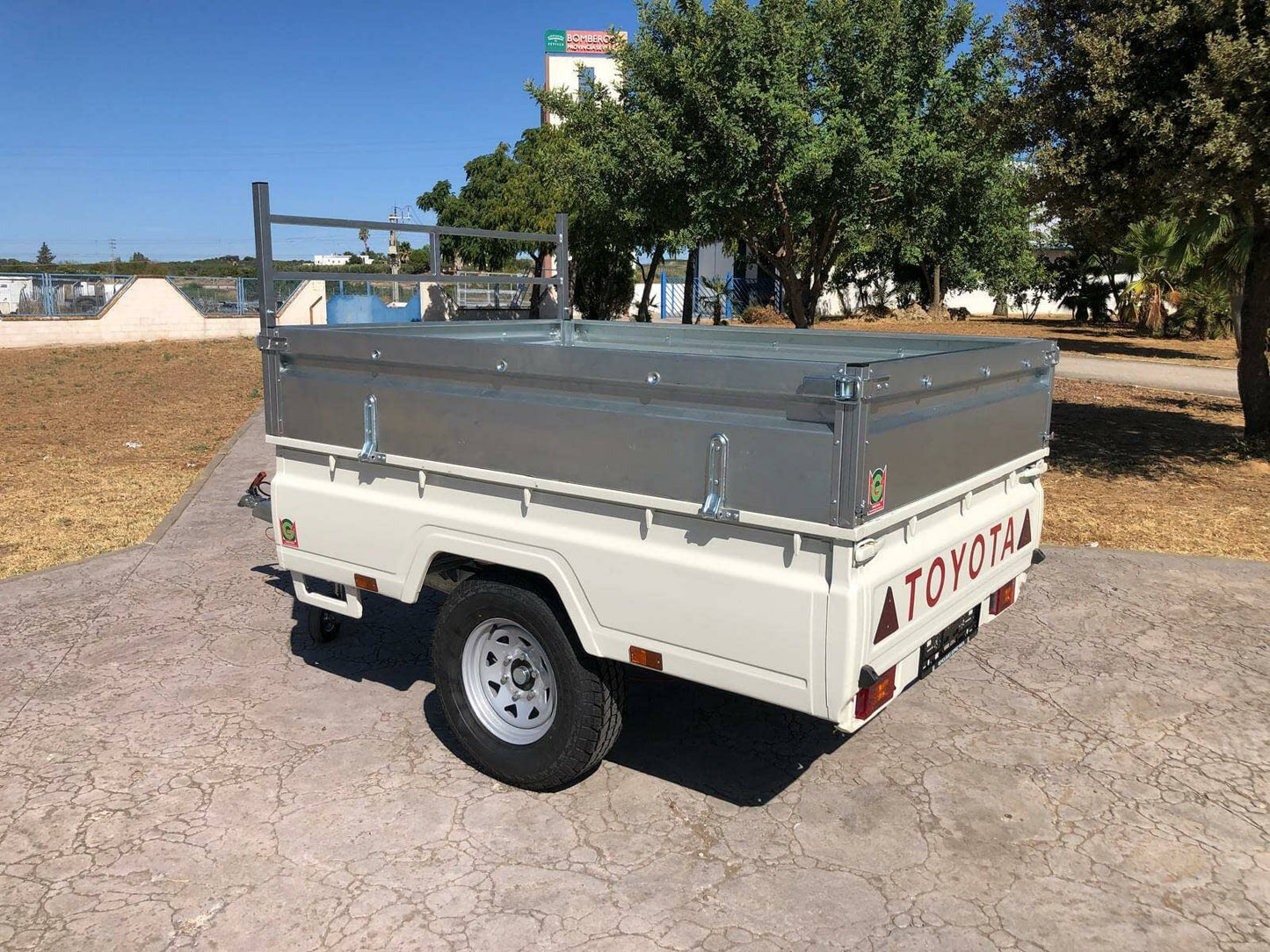 Remolque basculante todo terreno toyota hilux