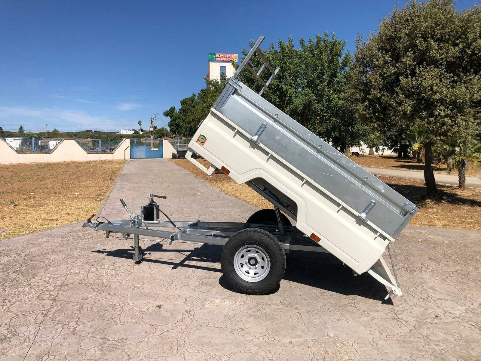 Remolque basculante todo terreno toyota hilux