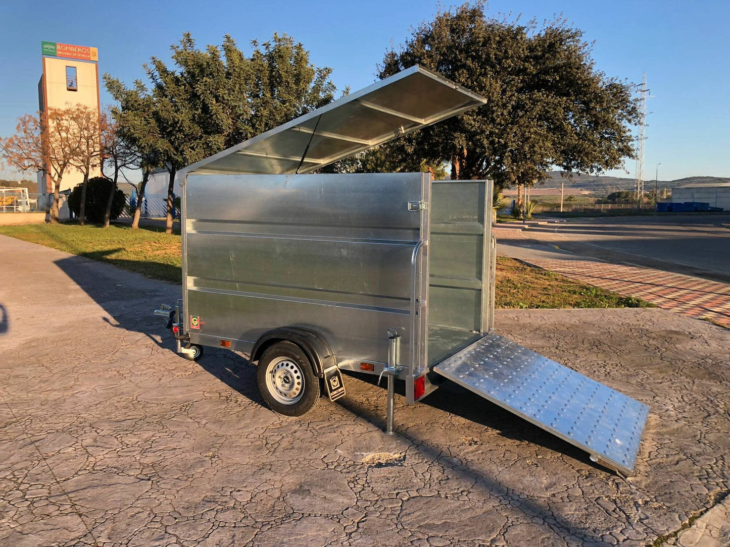 Remolque Caja Cerrada Galvanizado