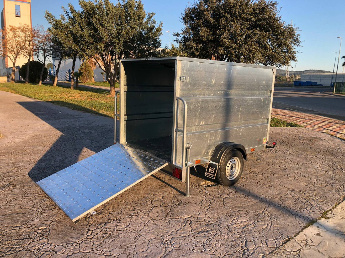 Remolque Caja Cerrada Galvanizado