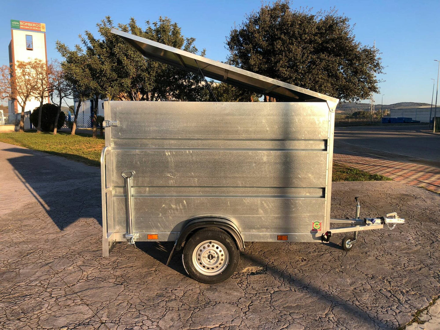 Remolque Caja Cerrada Galvanizado