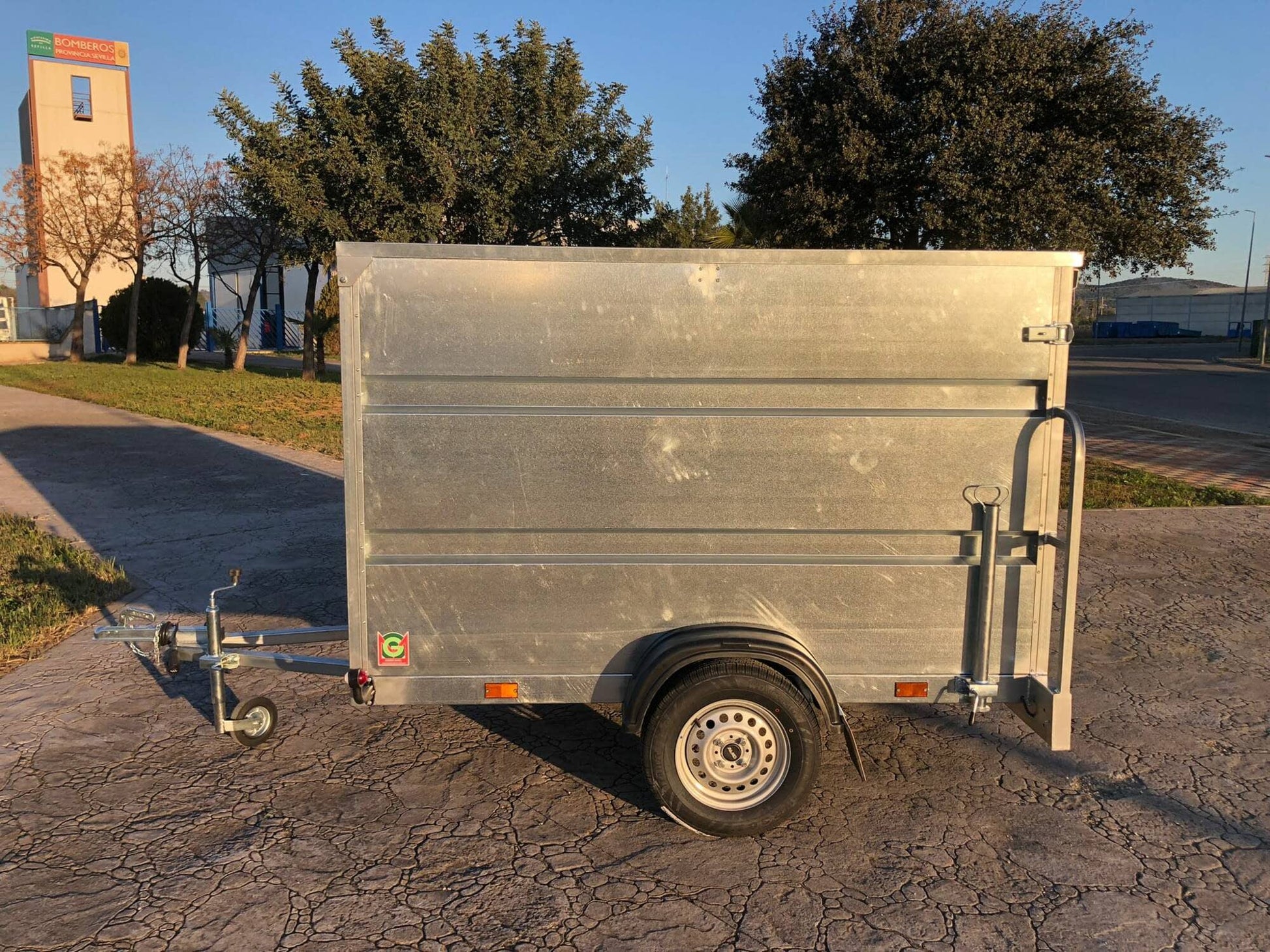 Remolque Caja Cerrada Galvanizado