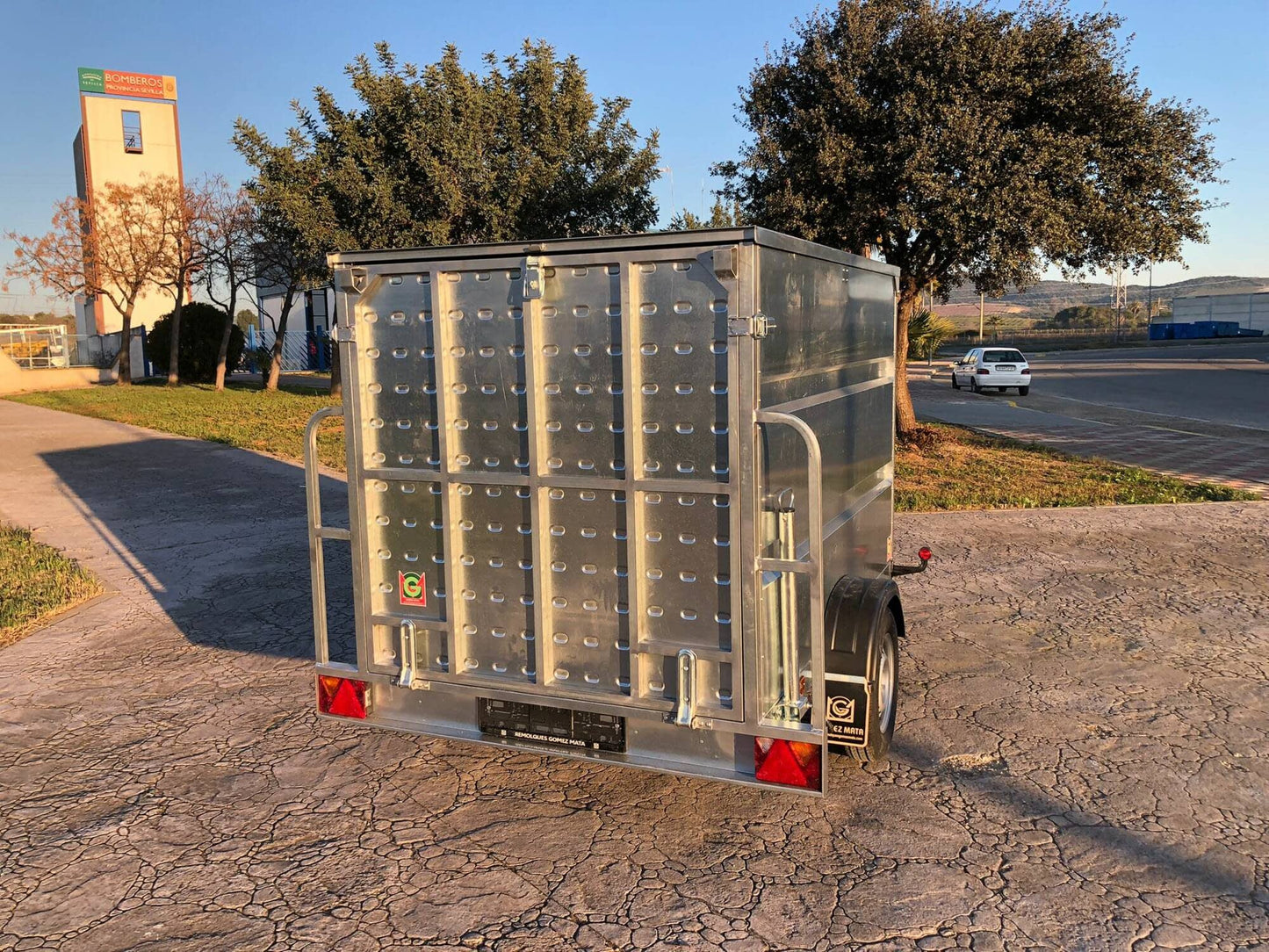 Remolque Caja Cerrada Galvanizado