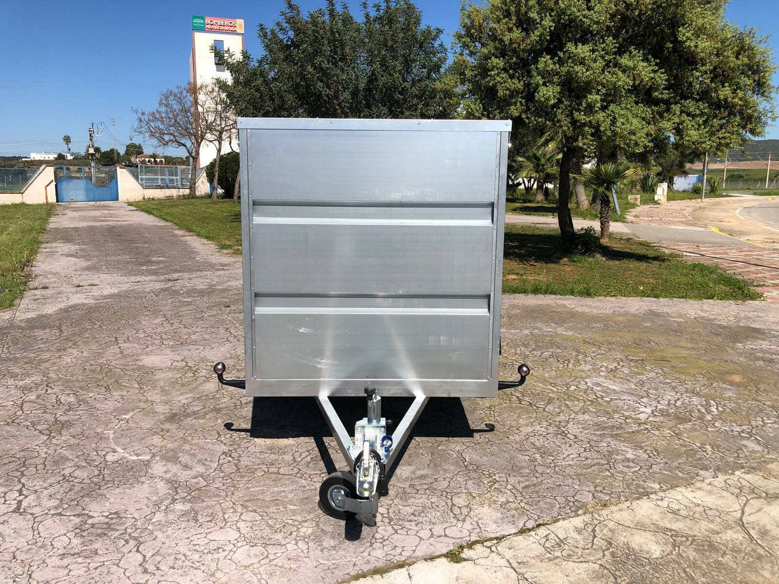 Remolque Caja Cerrada Galvanizado