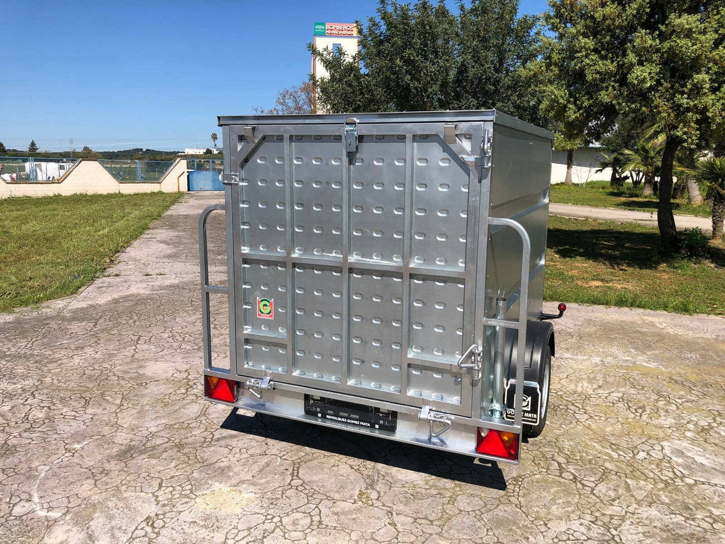 Remolque Caja Cerrada Galvanizado