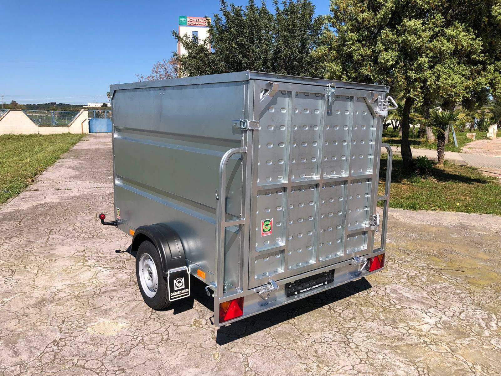 Remolque Caja Cerrada Galvanizado