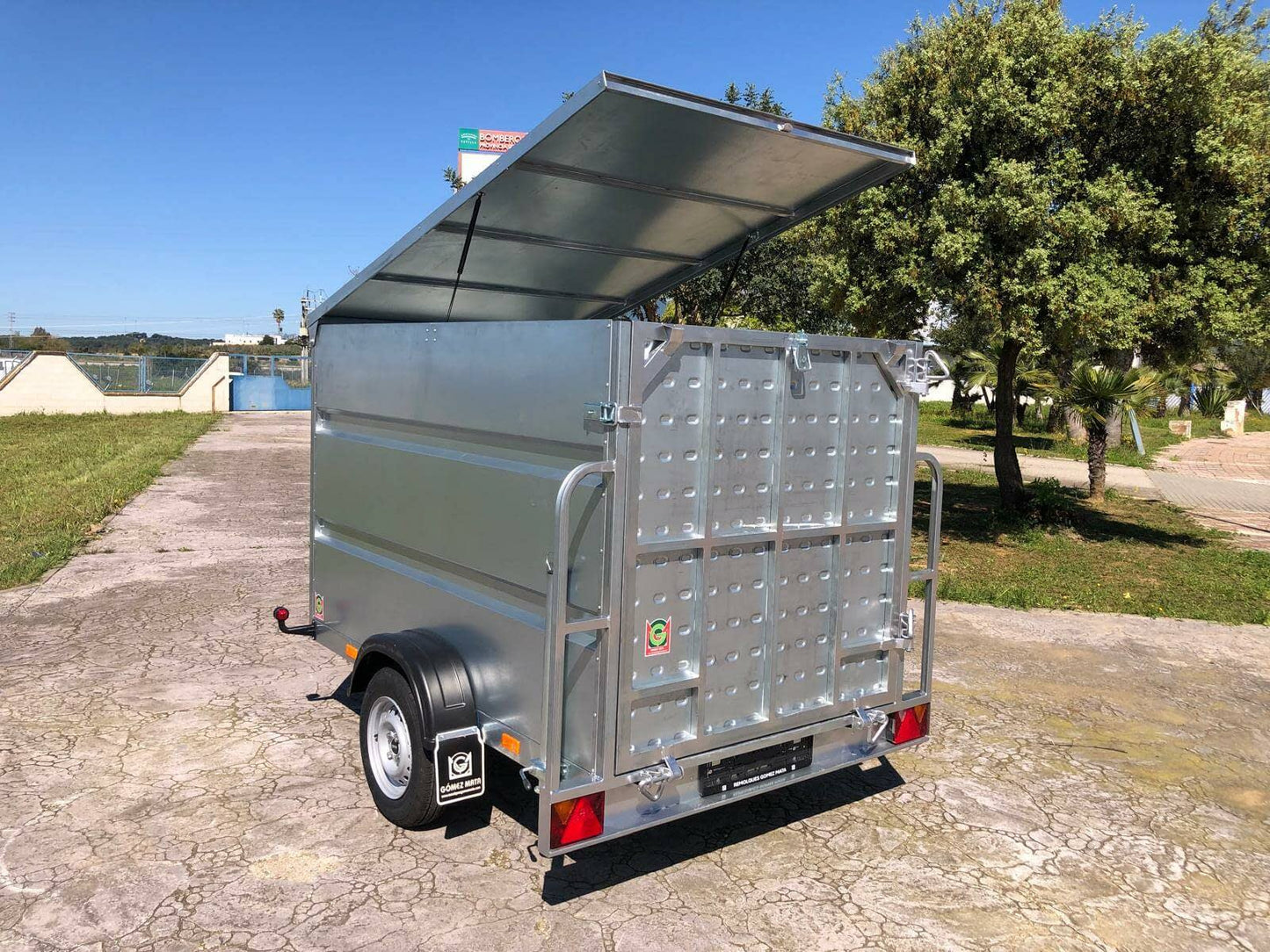 Remolque Caja Cerrada Galvanizado