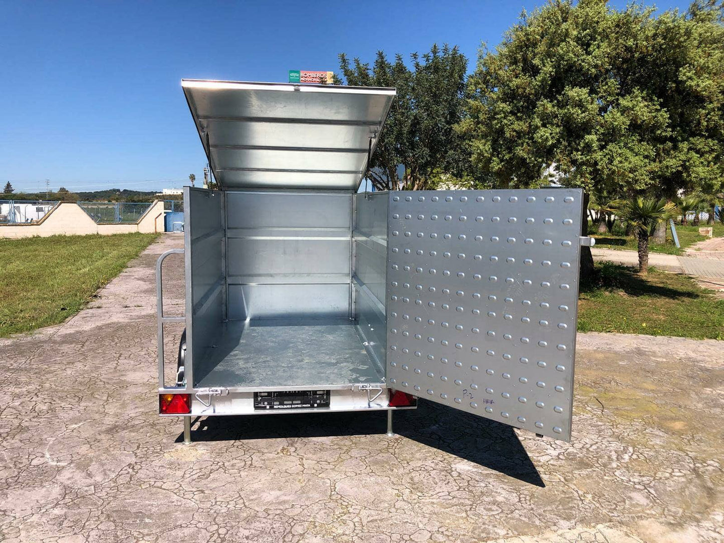 Remolque Caja Cerrada Galvanizado