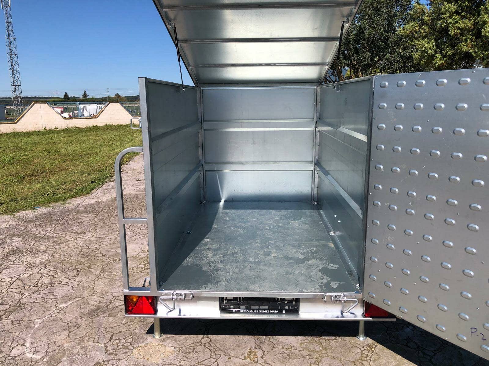 Remolque Caja Cerrada Galvanizado