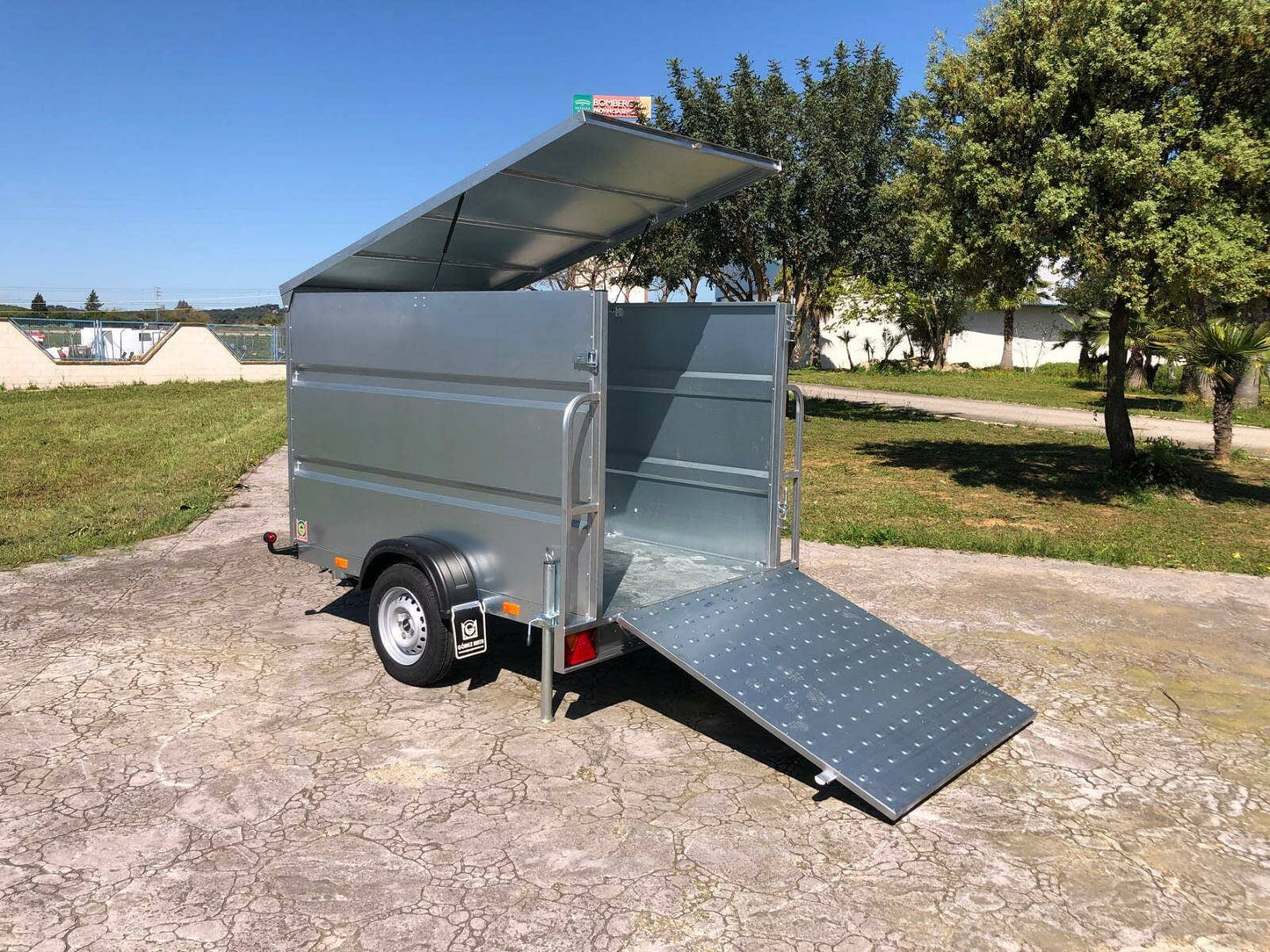 Remolque Caja Cerrada Galvanizado