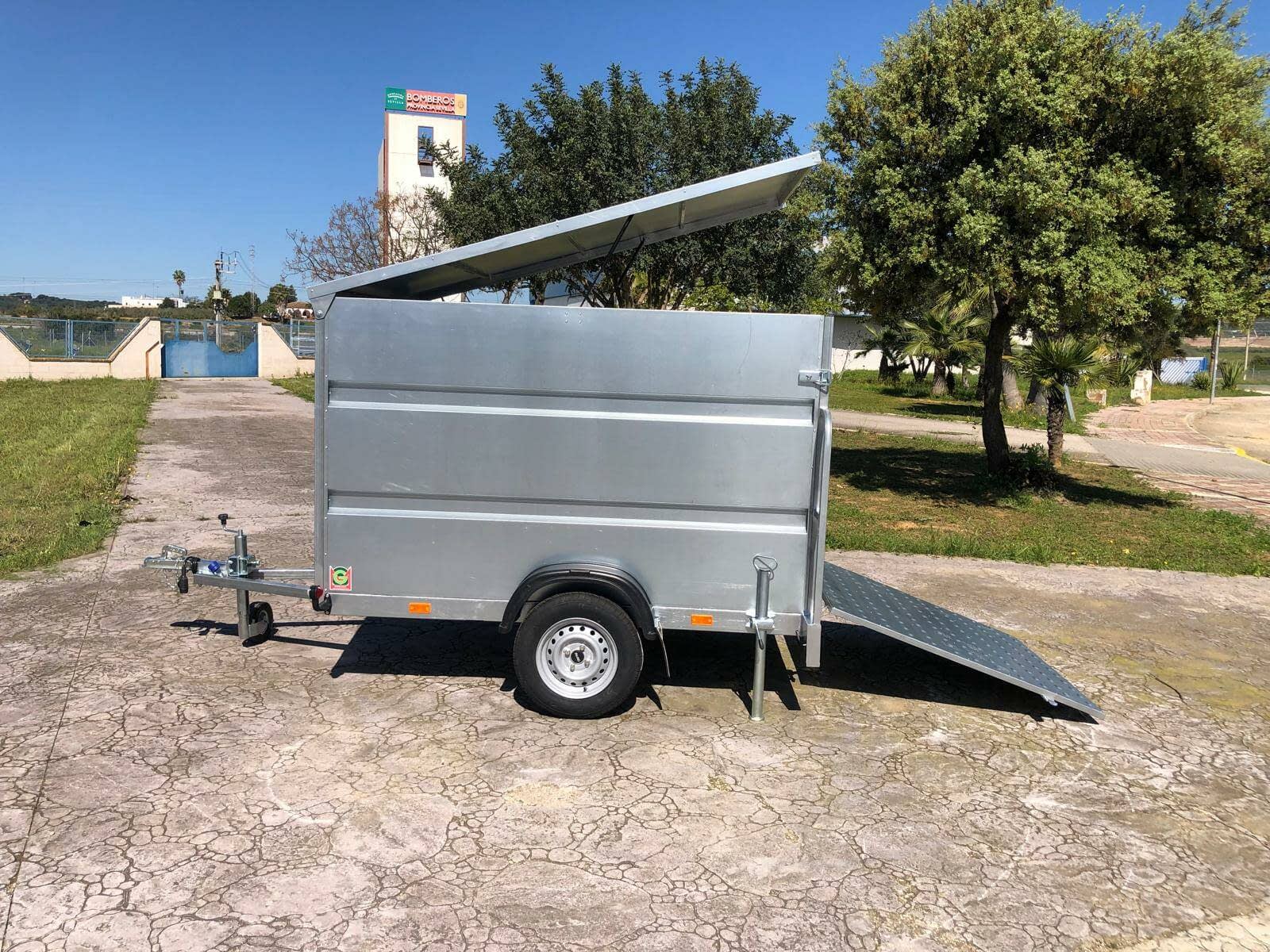 Remolque Caja Cerrada Galvanizado